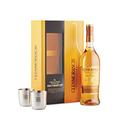 Виски glenmorangie. Глинмореранге виски. Гленморанж Жираф. Glenmorangie 10 с бокалами. Гранд Моран виски.